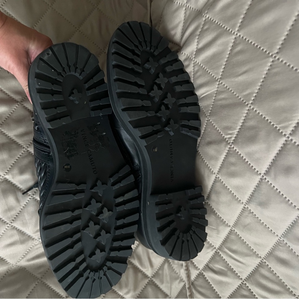 Vince Camuto Black Quilted Lace-Up Booties - Picture 7 of 8